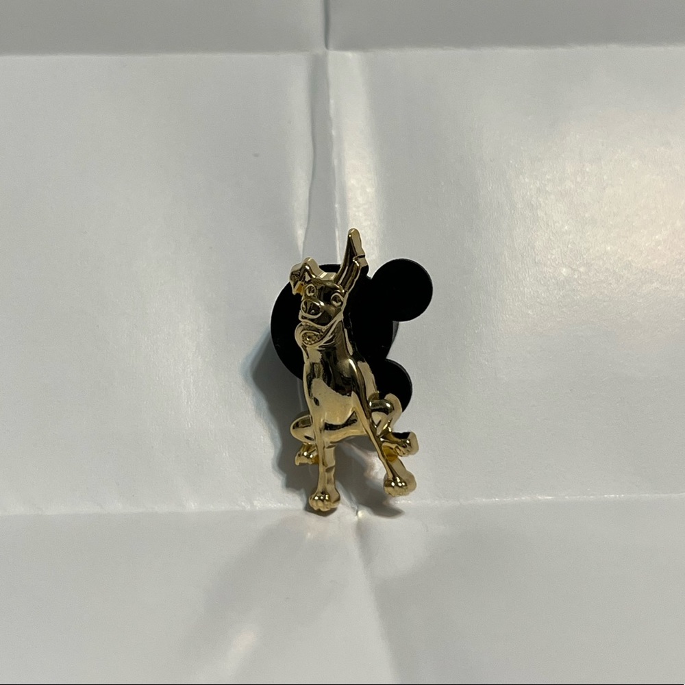 Dante gold statue pin from Walt Disney World 50th